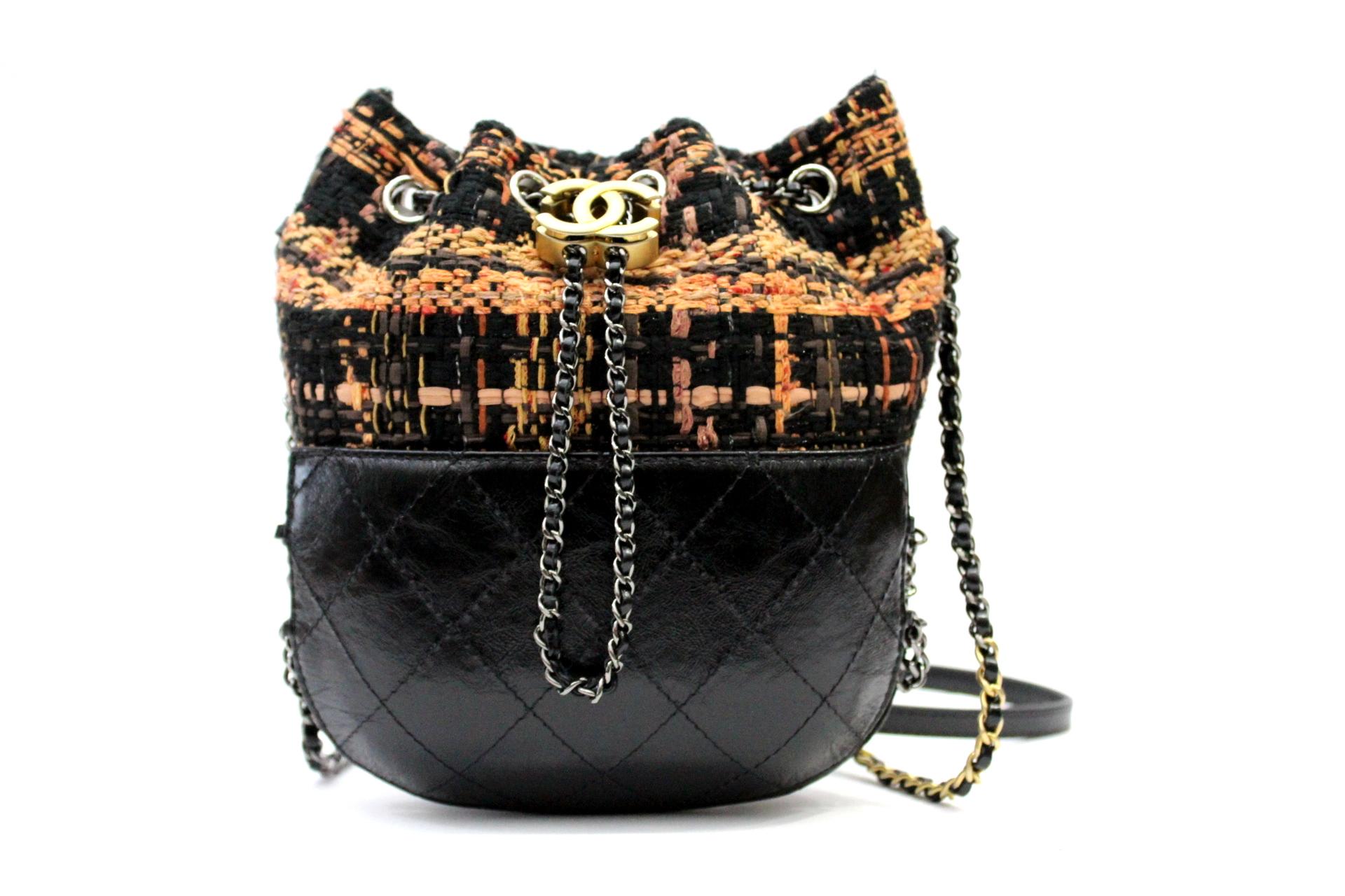 CHANEL Small Gabrielle Bucket Black Brown Orange Tweed In Excellent Condition In Torre Del Greco, IT