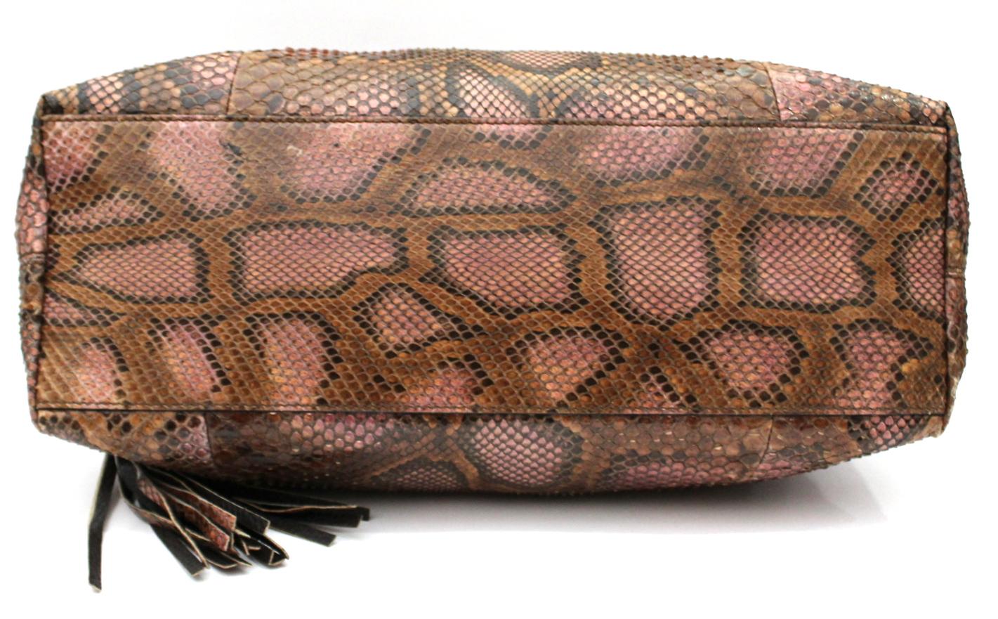 Women's Gucci Leather Soho Bag