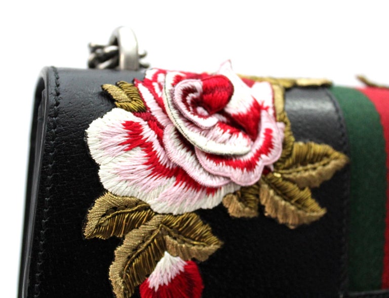 Gucci Dionysus New Medium Embroidered Roses Shoulder Bag For Sale at ...