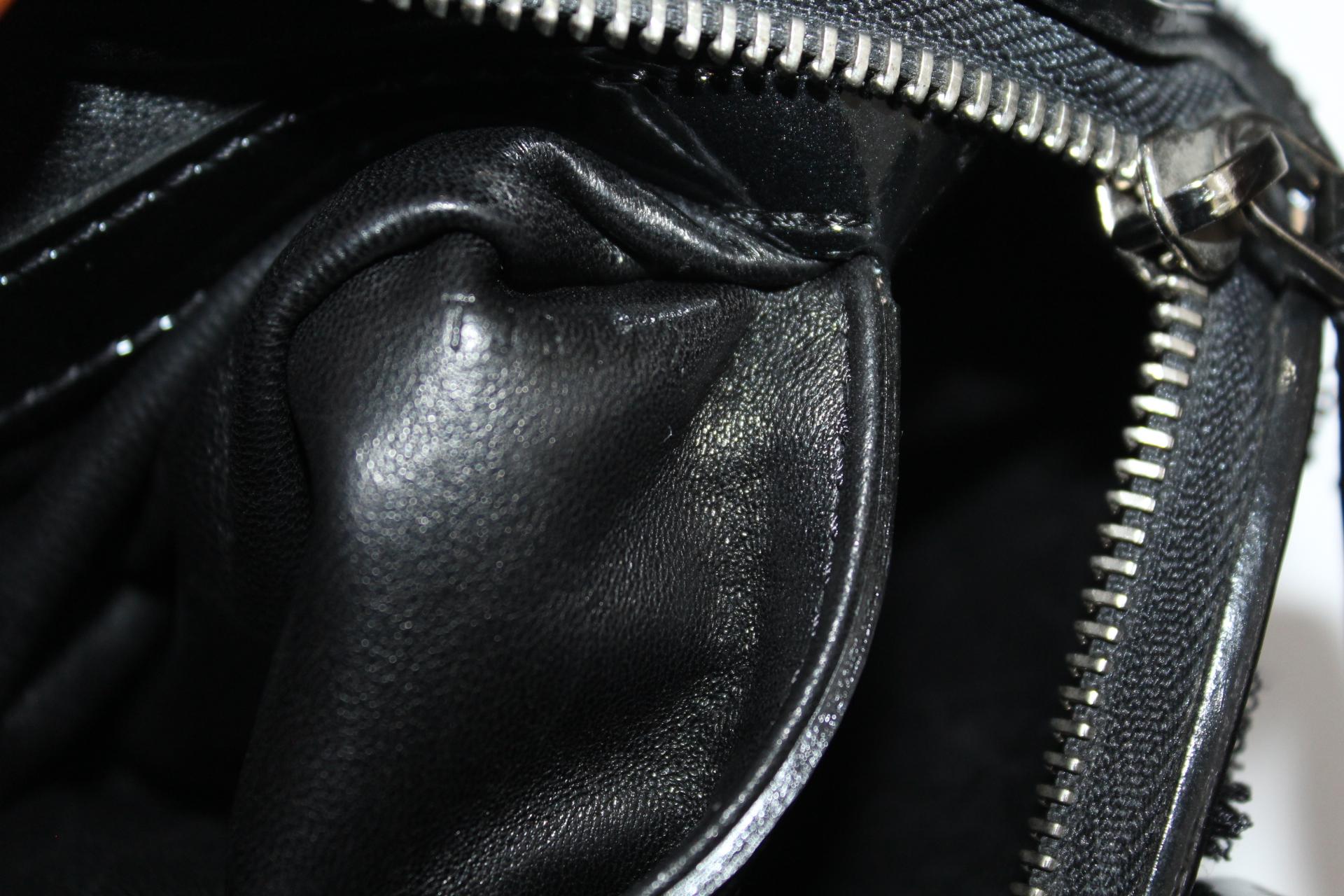 2012 Louis Vuitton Black Patent Leather Lockit Limeted Edition Bag 6