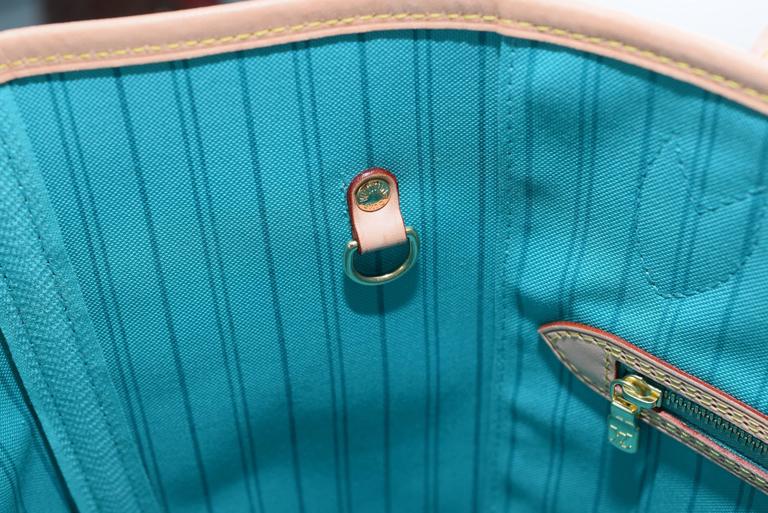 Louis Vuitton Limited Edition Turquoise Monogram V Neverfull MM Bag -  Yoogi's Closet