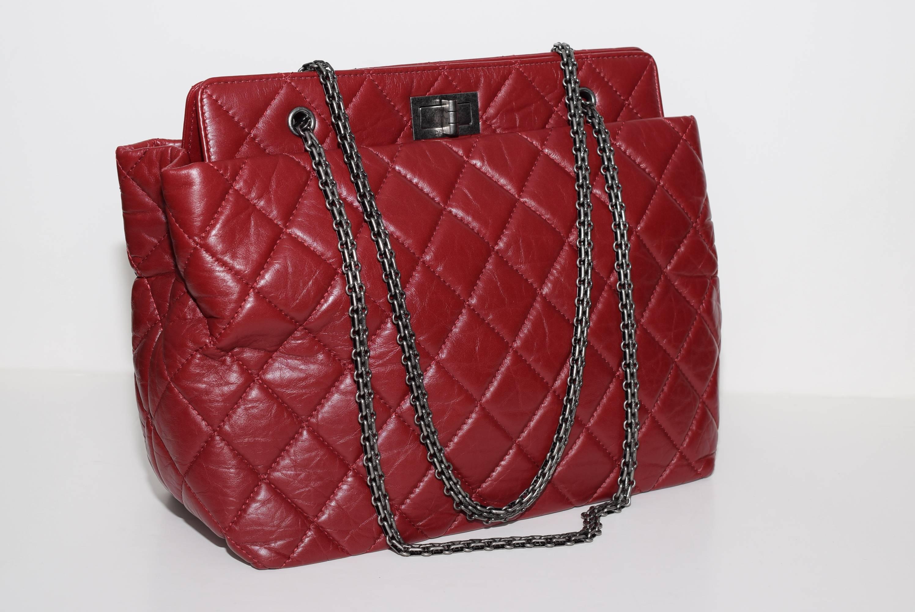 Chanel Grand Shopping Medium Tote Red w/ aged Leather bag. 3
