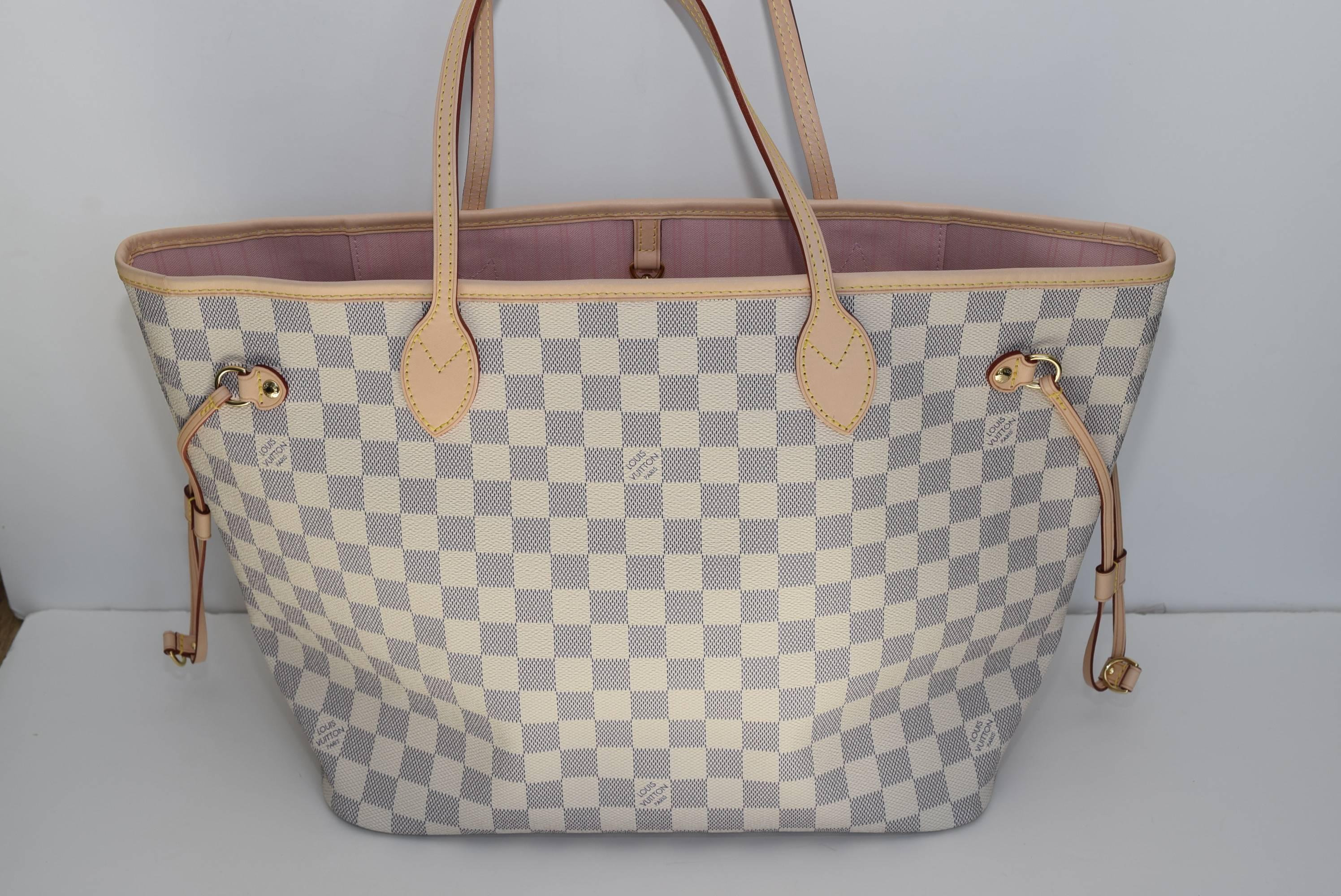 LOUIS VUITTON New! Neverfull Monogram Beige Tote Shoulder Bag In New Condition In New York, NY
