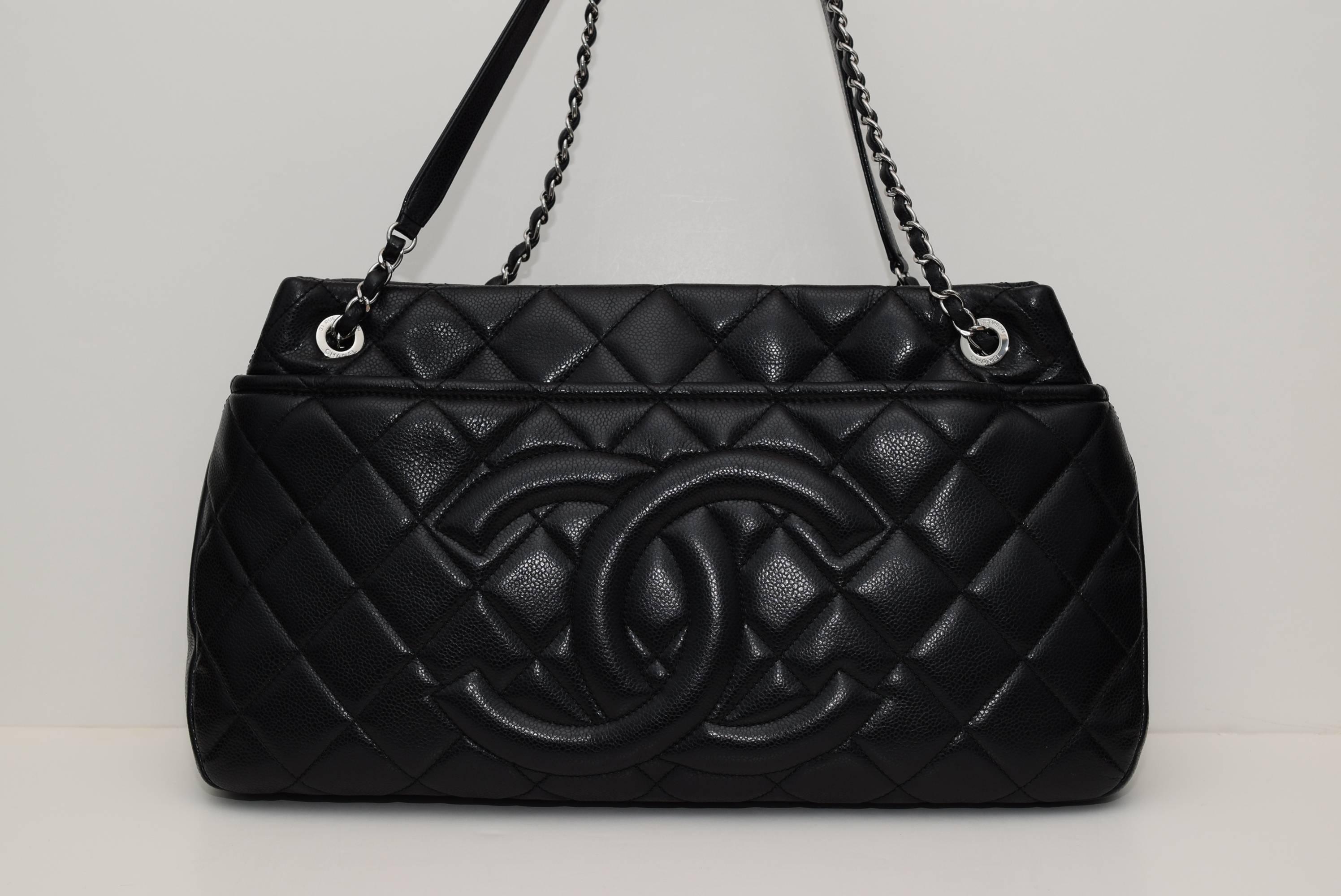 Women's Chanel Black Caviar Leather Quilted 42 cm Shoulder bag .Circa :2015