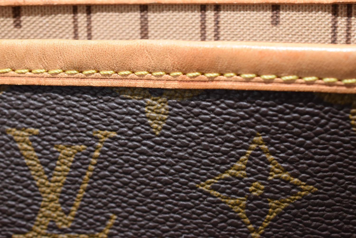 louis vuitton neverfull beige interior