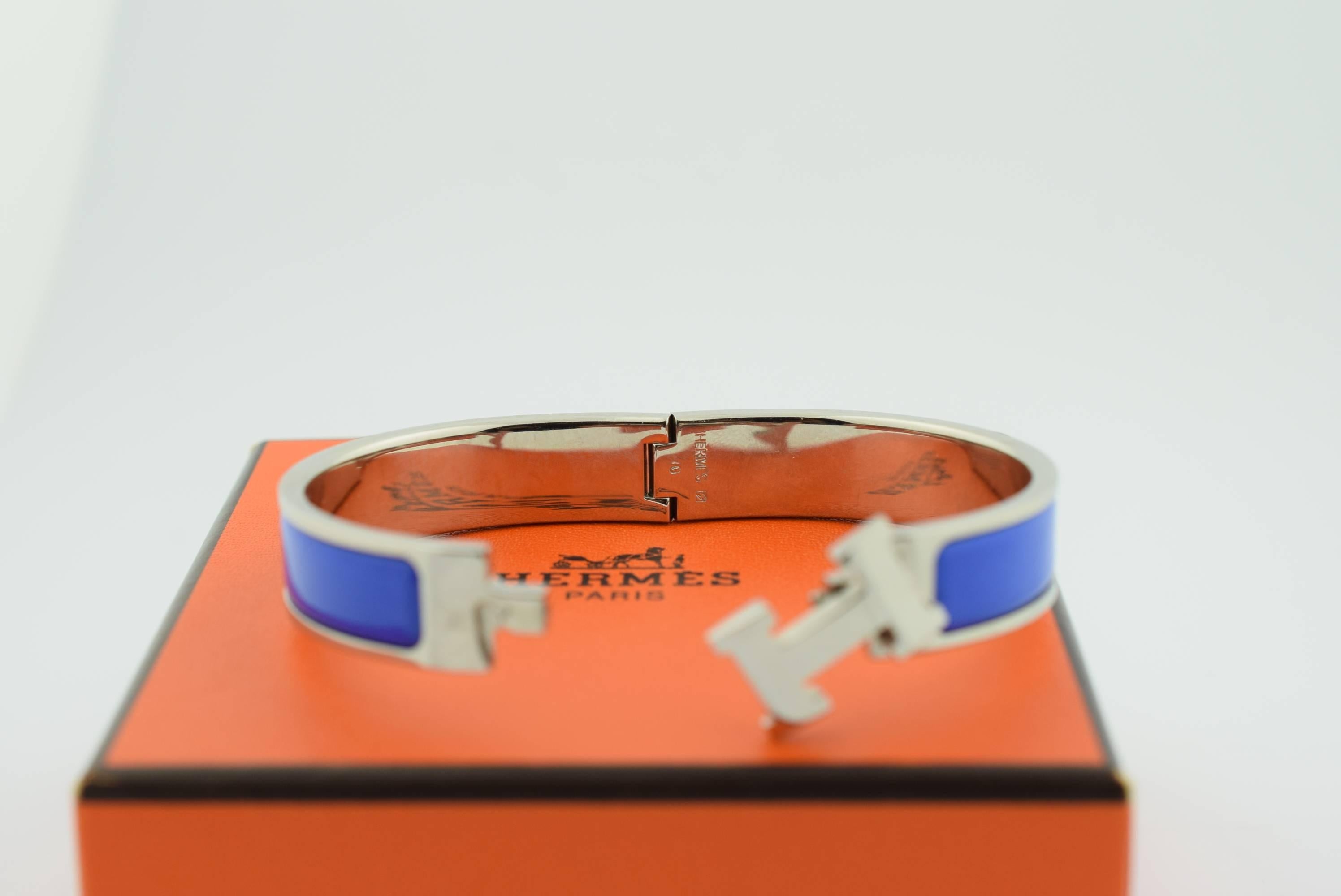 Hermes Purple Enamel Clic H Bracelet in GM size. In New Condition In New York, NY