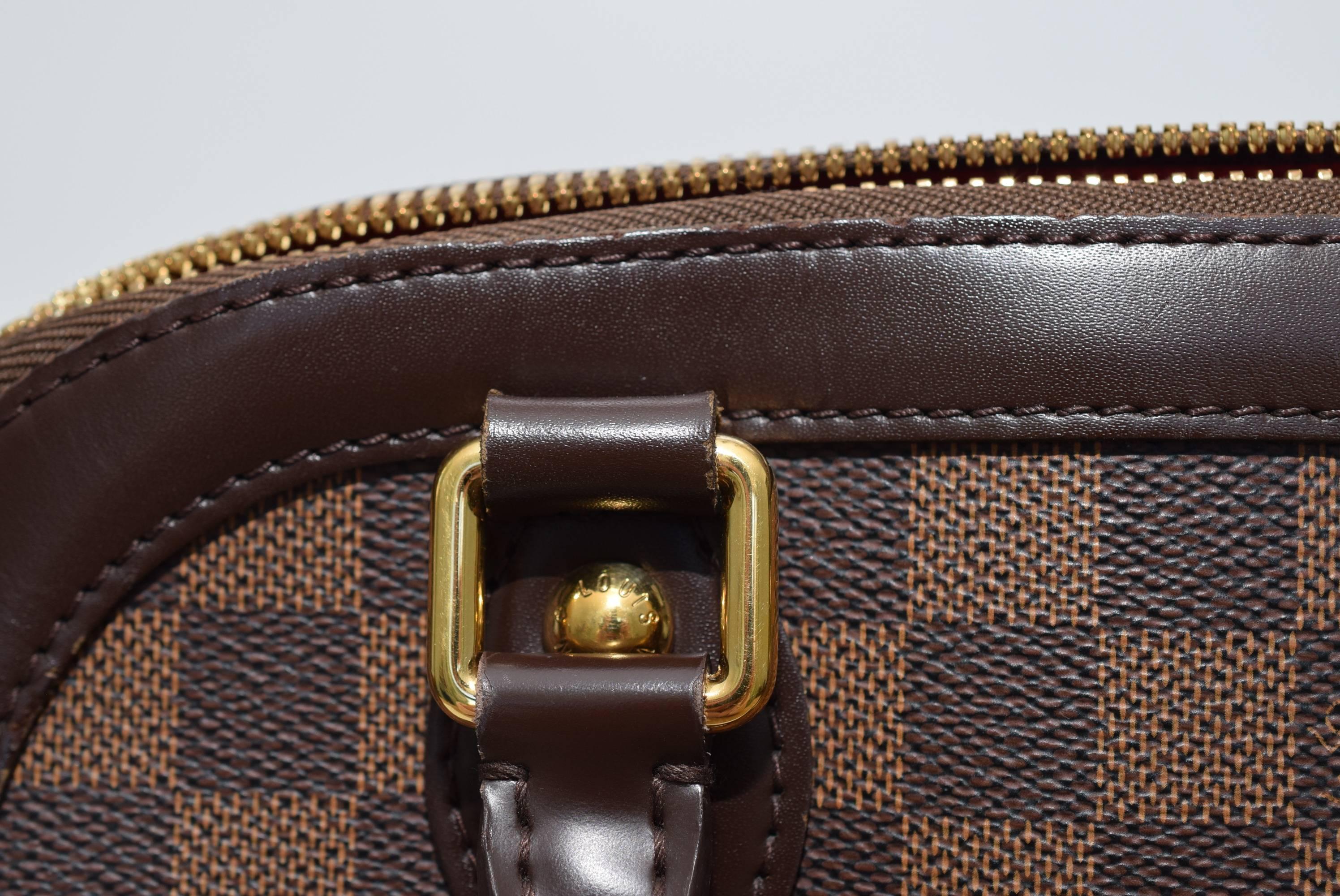 Louis Vuitton Trevi Pm Damier Shoulder/ Top handle Bag For Sale 4