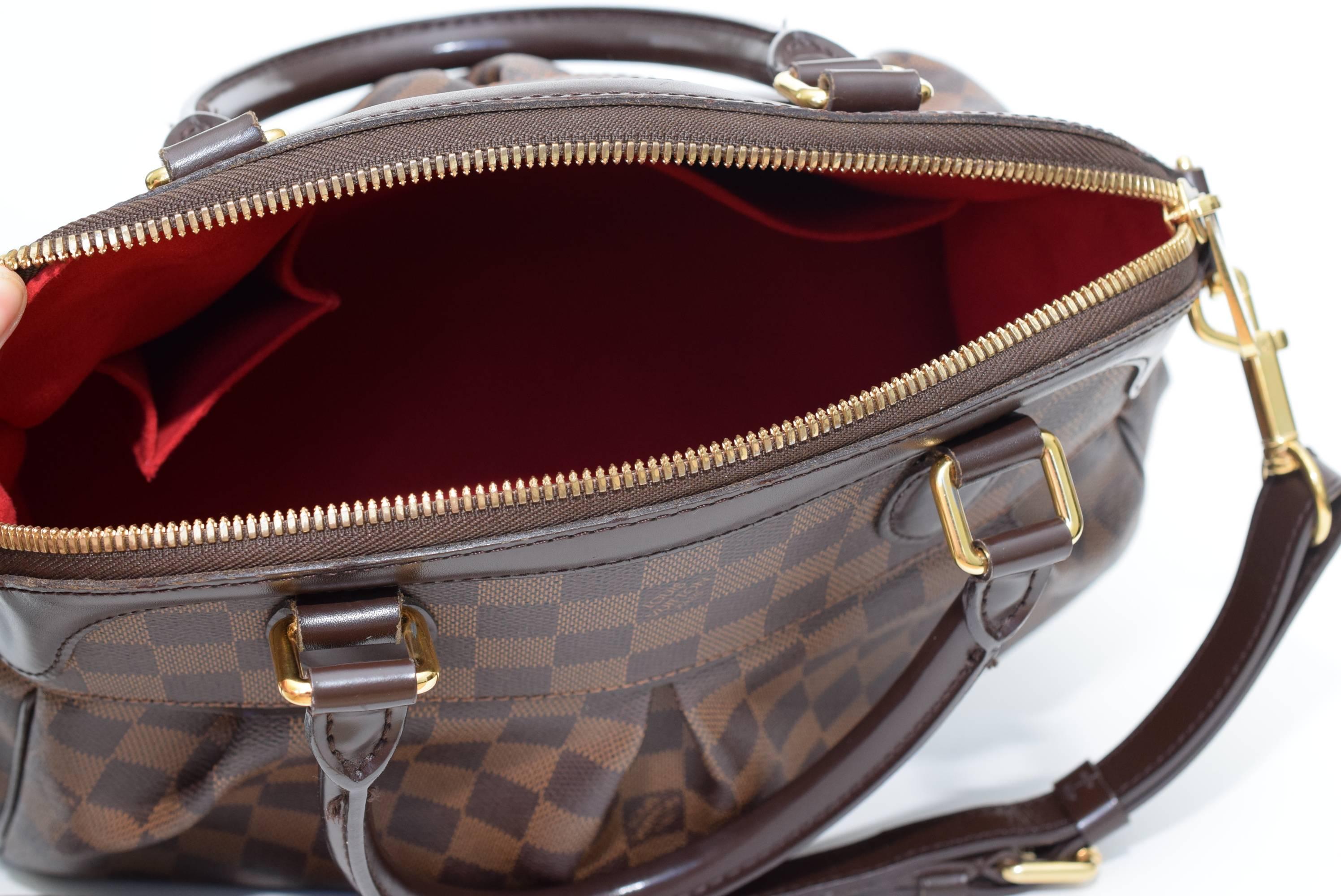 Louis Vuitton Trevi Pm Damier Shoulder/ Top handle Bag For Sale 2