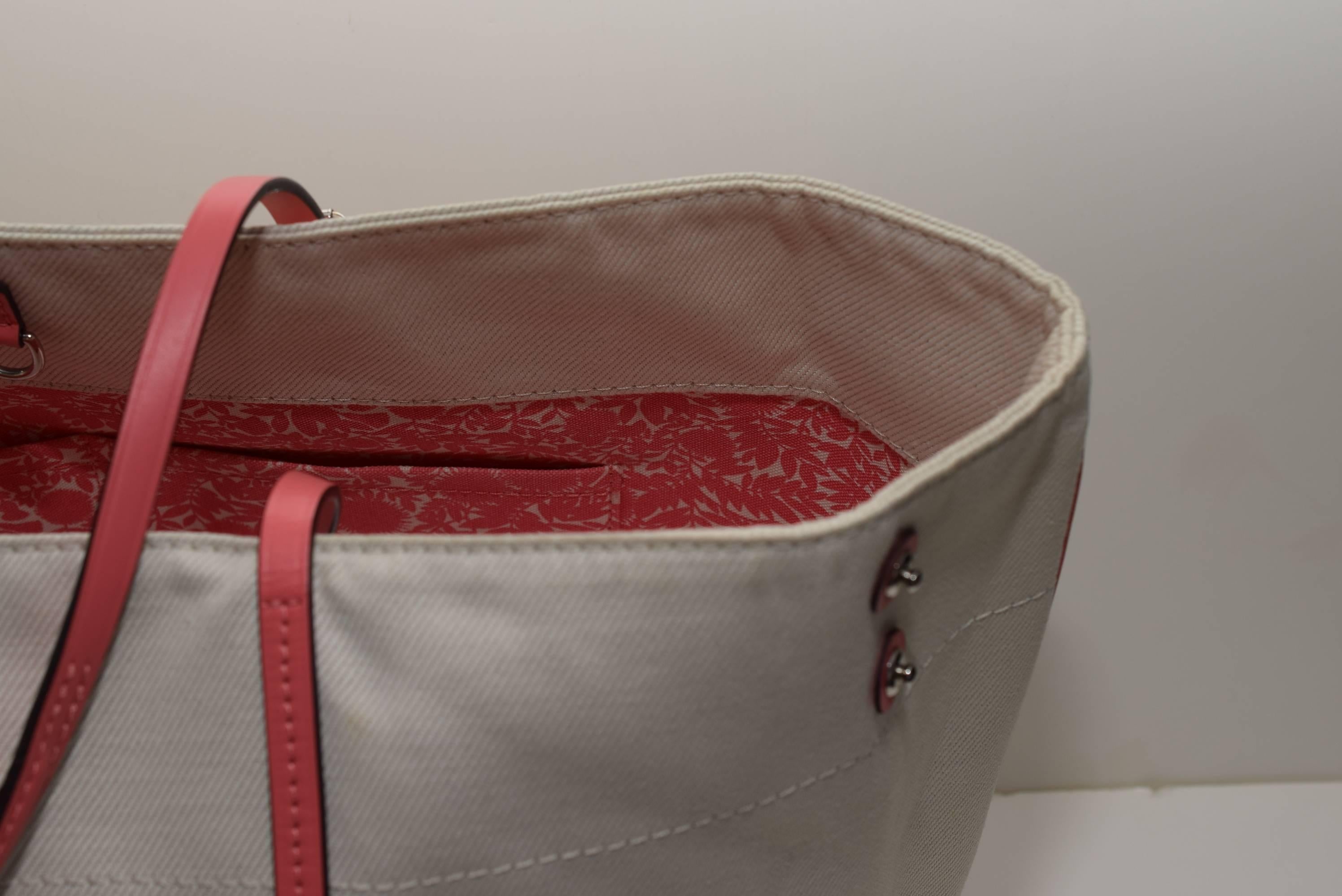 Gray LOUIS VUITTON Coral Cotton Canvas Articles De Voyage Cabas Mm White /Pink Tote B For Sale