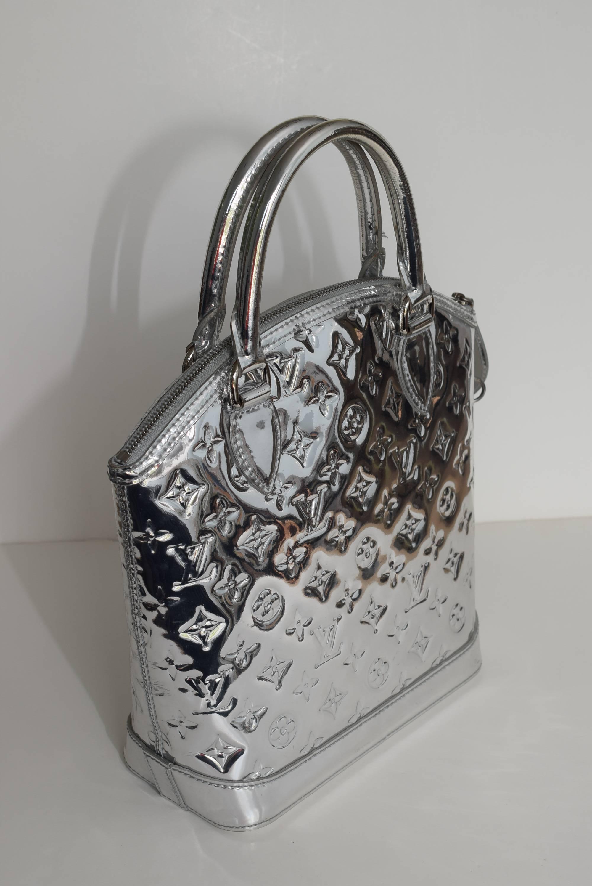 RARE!! Louis Vuitton Limited Edition Silver Monogram Miroir Lockit Bag. 2
