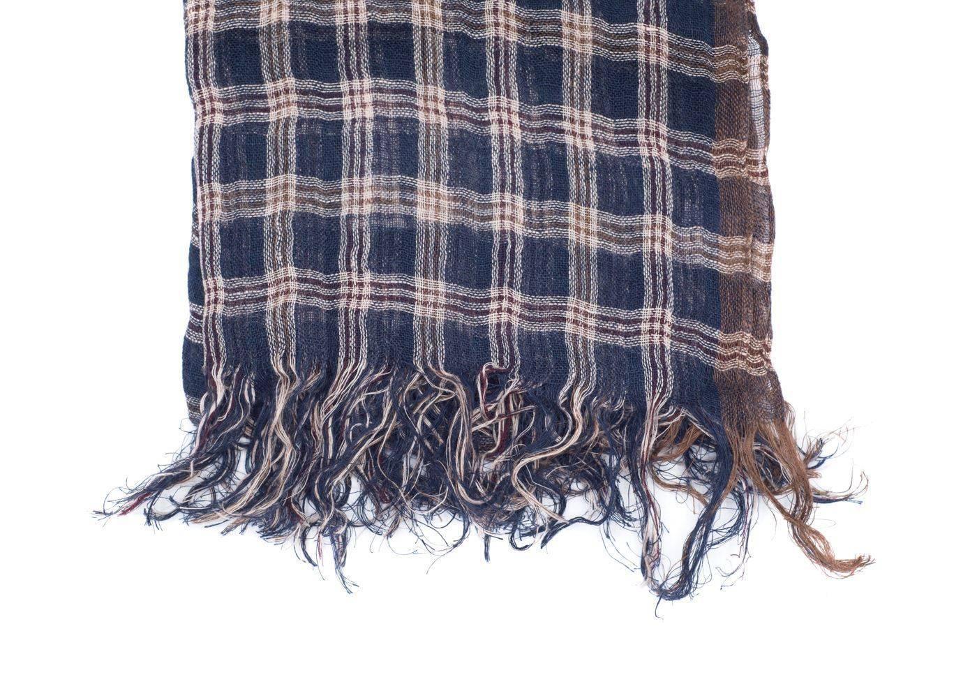 Brand New Brunello Cucinelli Scarf
Dust Bag Included
Retails in Stores & Online for $995

Brunello Cucinelli's scarf made with 100% linen. Super comfortable and soft to the touch. Look stylish by wearing this on chilly spring nights or areas with