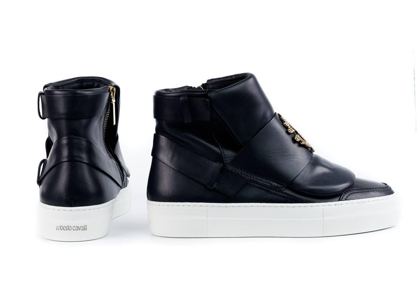 Roberto Cavalli Women's Black Zipped Hi-top Sneakers In New Condition For Sale In Brooklyn, NY