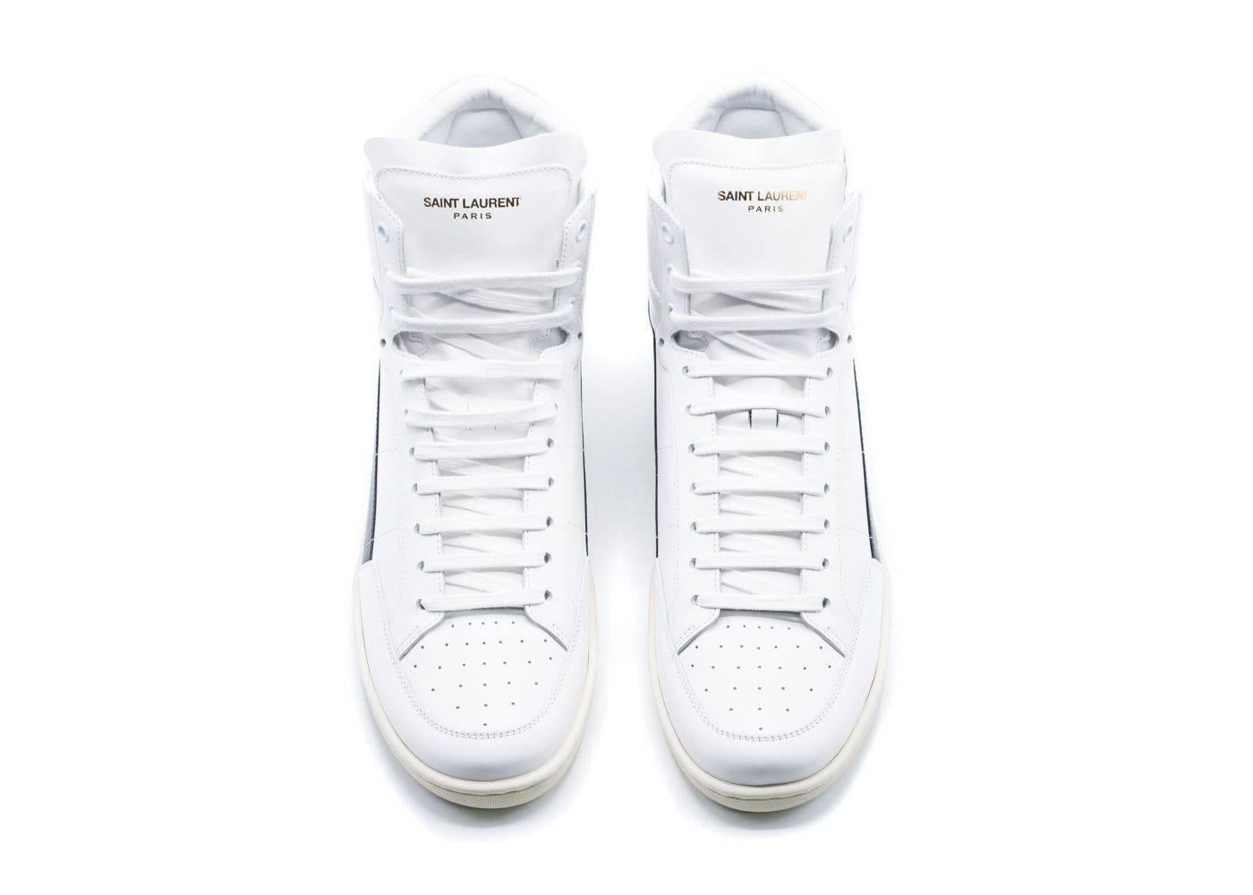 Brand New Saint Laurnet Men's Sneakers
Original Box & Dust Bag Included
Retails in Stores & Online forg $595
Size E42 / US9 Fits True to Size

Saint Laurent's signature court classic SL/36H sneakers in a high top silhouette. Perfect for everyday