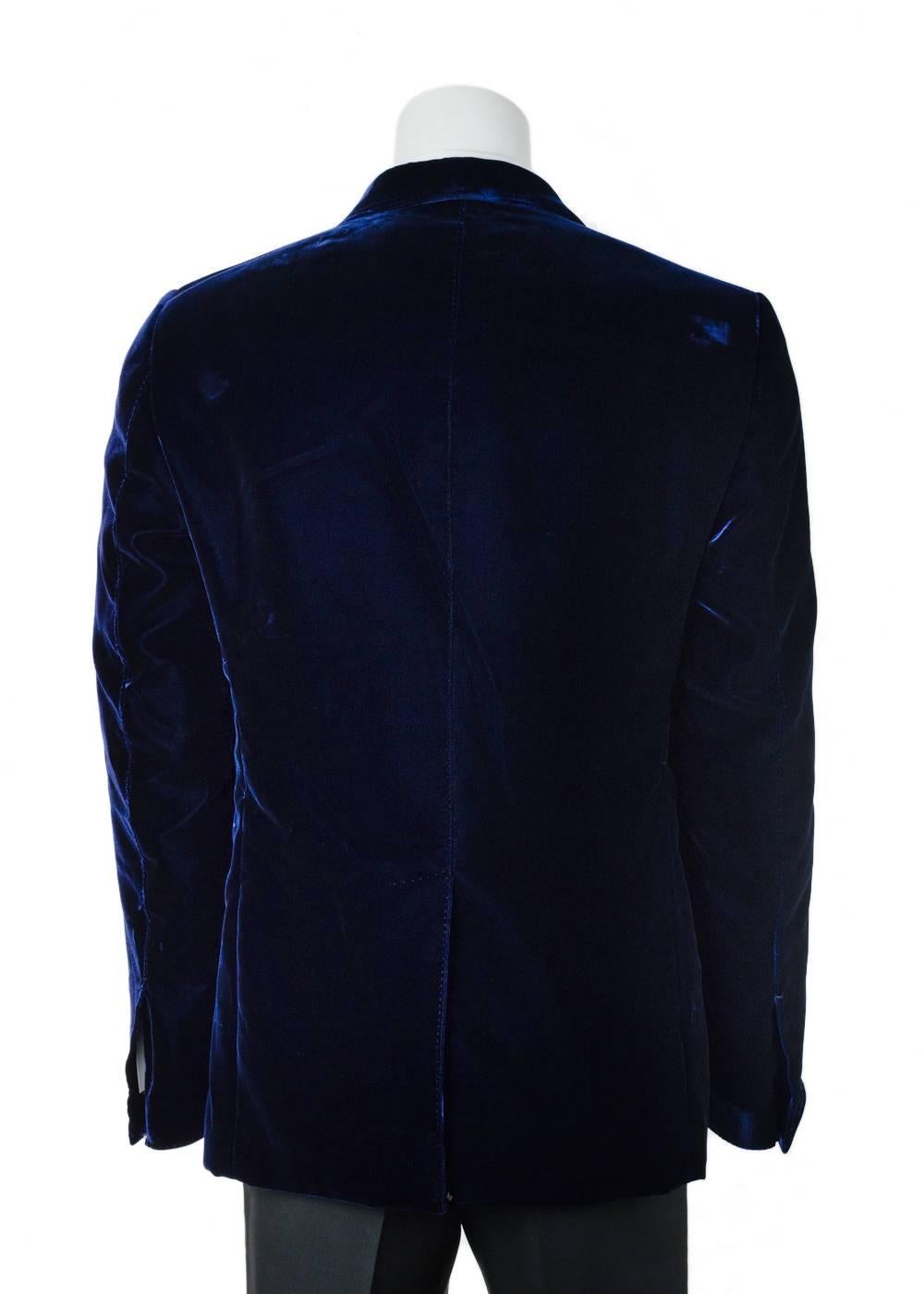 Tom Ford Navy Shelton Slim Fit Velvet Tuxedo Jacket In New Condition In Brooklyn, NY