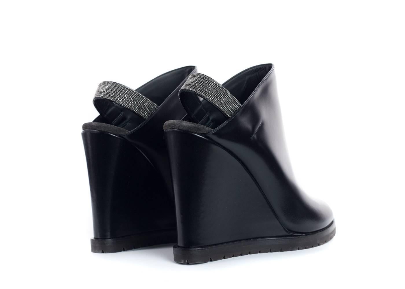 Brunello Cucinelli Womens Black Monili Strap Open Toe Wedges In New Condition For Sale In Brooklyn, NY