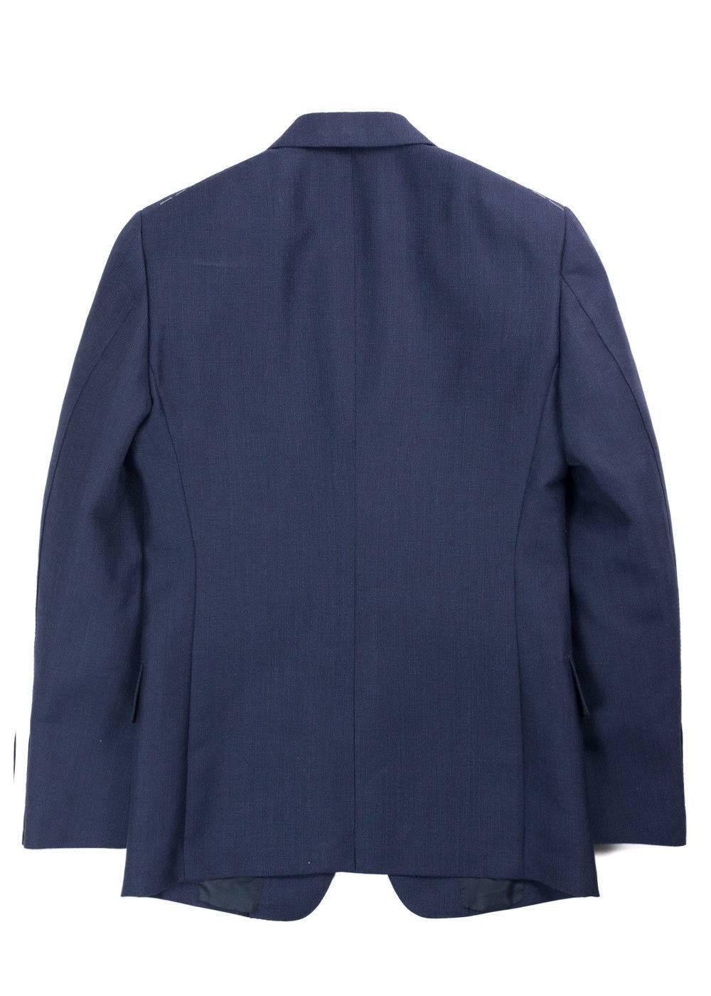 Brand New Tom Ford O'Conner Jacket
Original Tags & Hanger Included
Retails in Stores & Online for $3880
Size EUR 48R / US 38 Fits True to Size

Lend a hint of effortless sophistication to your formal repertoire courtesy of Tom Ford's Windsor suit.