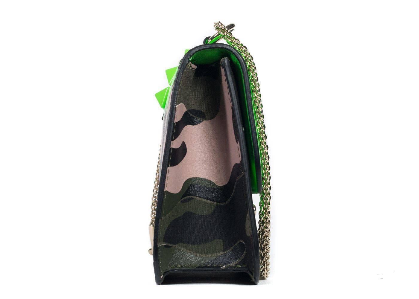 Valentino Women's Neon Green Camouflage Leather Rocklock Shoulder Bag In New Condition For Sale In Brooklyn, NY