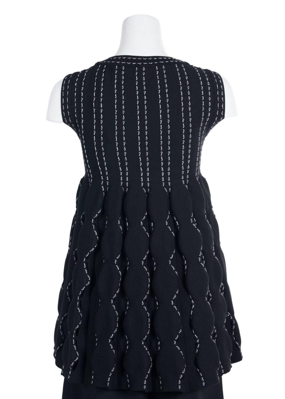 Alaia Women's Black Wool Blend Contrast Stitched Sleeveless Top For Sale 1