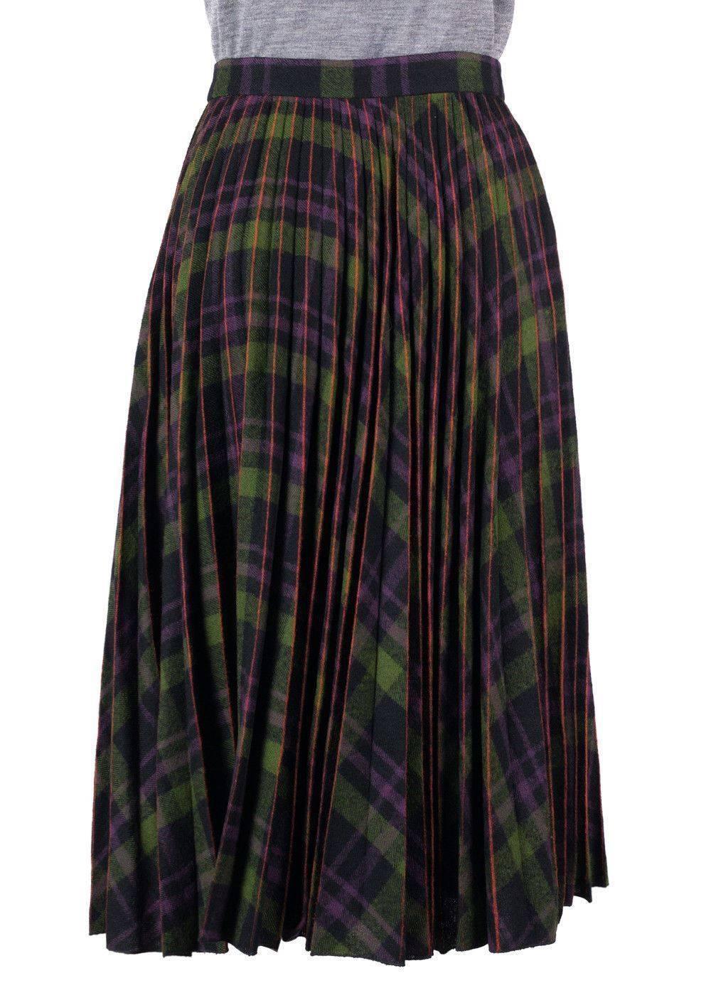 Maison Margiela Womens Purple Green Wool Plaid Pleated Skirt In New Condition In Brooklyn, NY