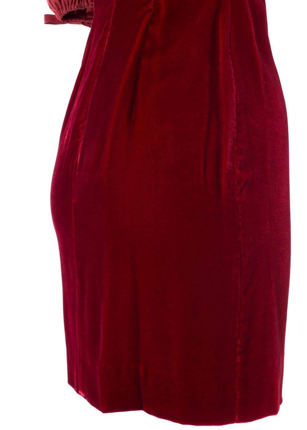 Valentino Women's Red Velvet Puffer Sleeve Dress In New Condition In Brooklyn, NY