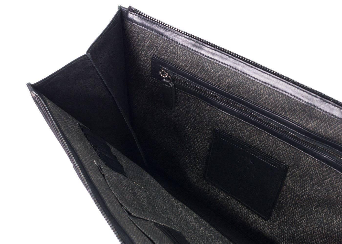 Roberto Cavalli Black Leather Large Zip Around Laptop Bag In New Condition For Sale In Brooklyn, NY