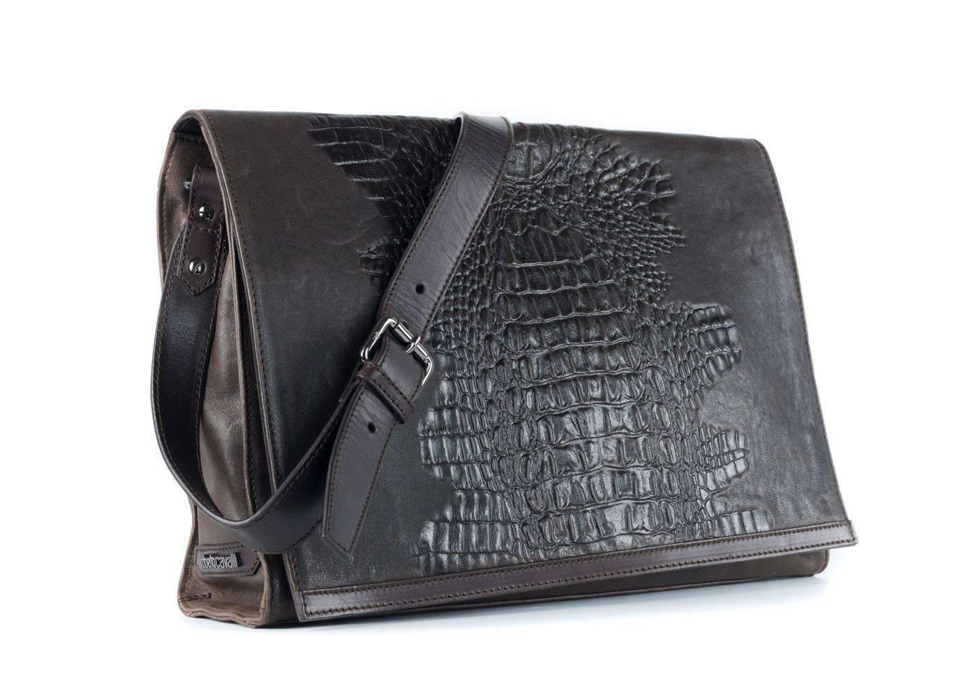 Roberto Cavalli Brown Texture Embossed Flap Leather Messenger Bag In New Condition For Sale In Brooklyn, NY