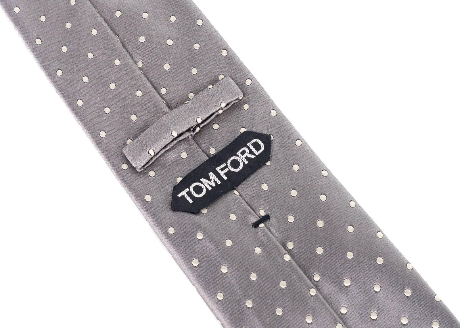 alian luxury brand, Tom Ford, has crafted these gorgeous Silk Tie for important special occasions and professional events. The tie is great to pair with your favorite solid color button down and blazers with your chosen pair or classic trousers.