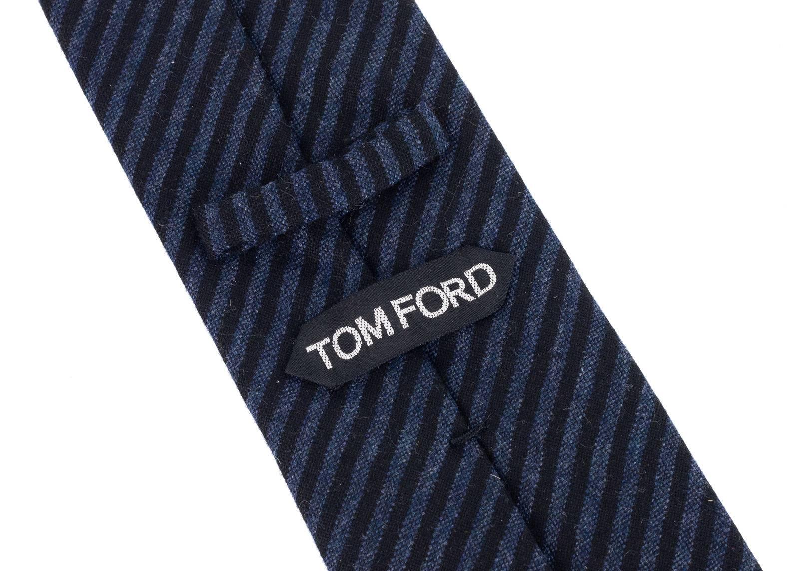 Italian luxury brand, Tom Ford, has crafted these gorgeous Cashmere Blend Tie for important special occasions and professional events. The tie is great to pair with your favorite solid color button down and blazers with your chosen pair or classic