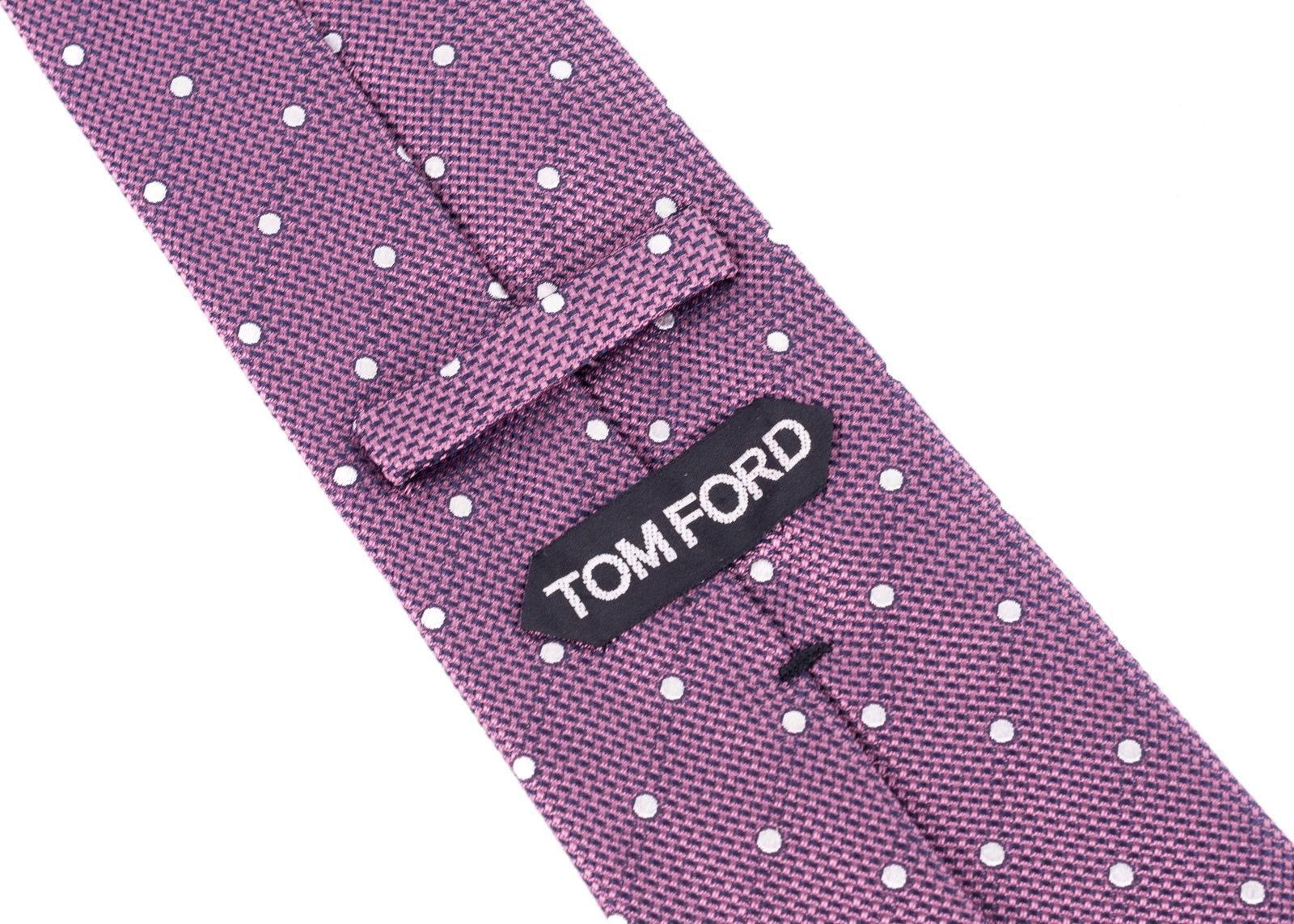 talian luxury brand, Tom Ford, has crafted these gorgeous Silk Tie for important special occasions and professional events. The tie is great to pair with your favorite solid color button down and blazers with your chosen pair or classic trousers.