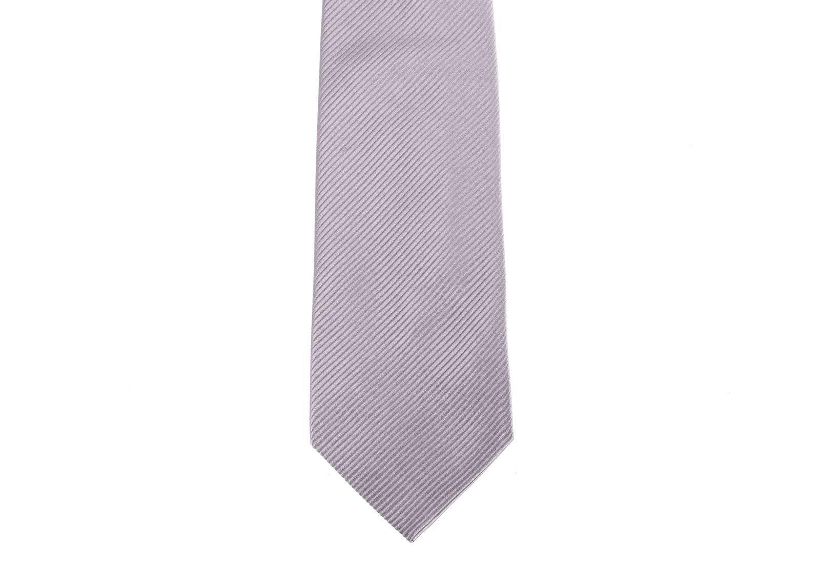 Gray  Tom-Ford-Mens-Silver-Stripped-100-Silk-3-5-034-Classic-Tie For Sale