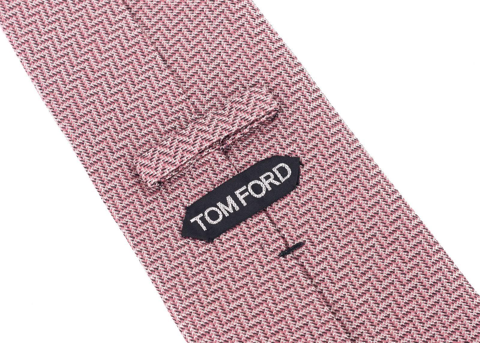 Blend Tie for important special occasions and professional events. The tie is great to pair with your favorite solid color button down and blazers with your chosen pair or classic trousers. Achieve that classy smart professional look overtime with
