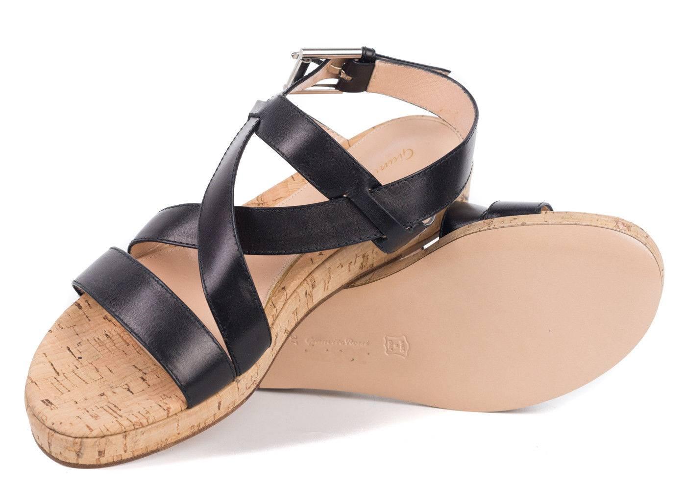 Gianvito Rossi Black Leather Buckled Strap Sandals In New Condition For Sale In Brooklyn, NY