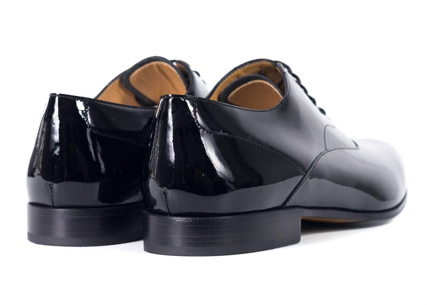 Valentino Mens Black Almond Toe Patent Leather Lace Up Oxfords In New Condition For Sale In Brooklyn, NY