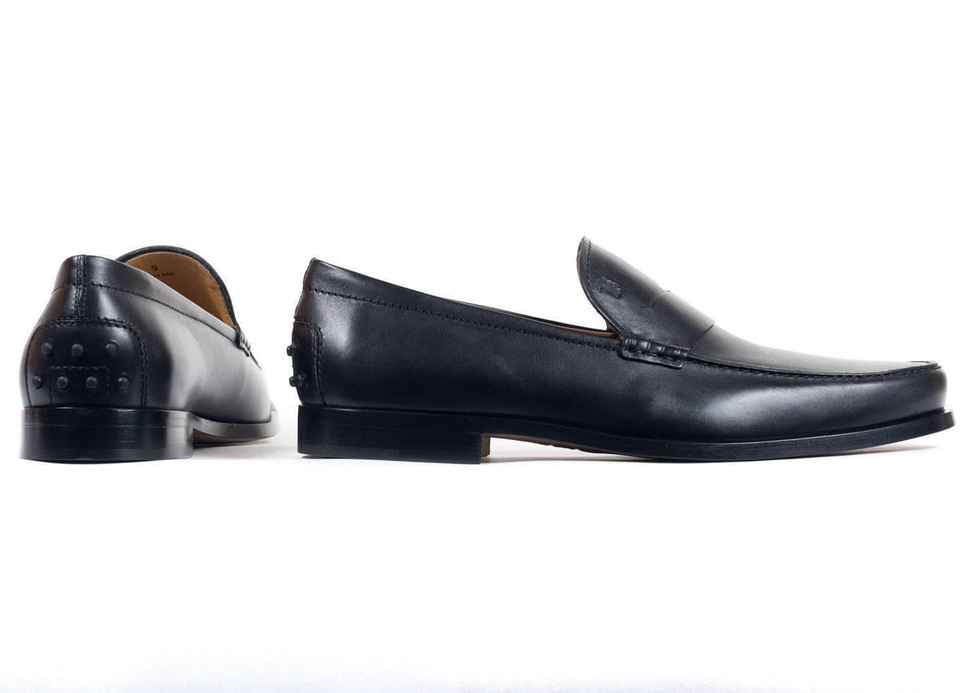 Tod's Men's Classic Matte Black Leather Penny Loafers  In New Condition For Sale In Brooklyn, NY