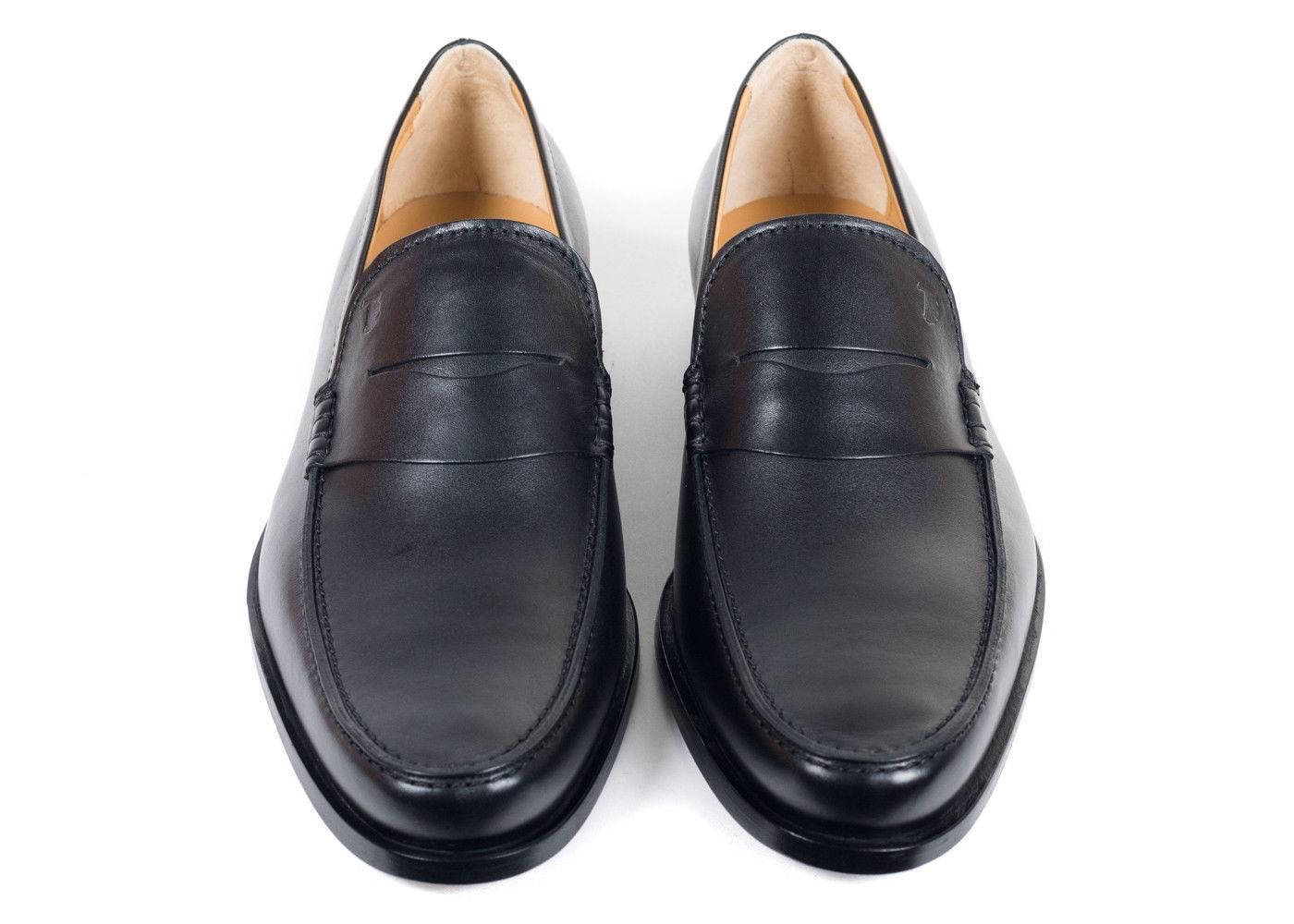 Women's or Men's Tod's Men's Classic Matte Black Leather Penny Loafers  For Sale