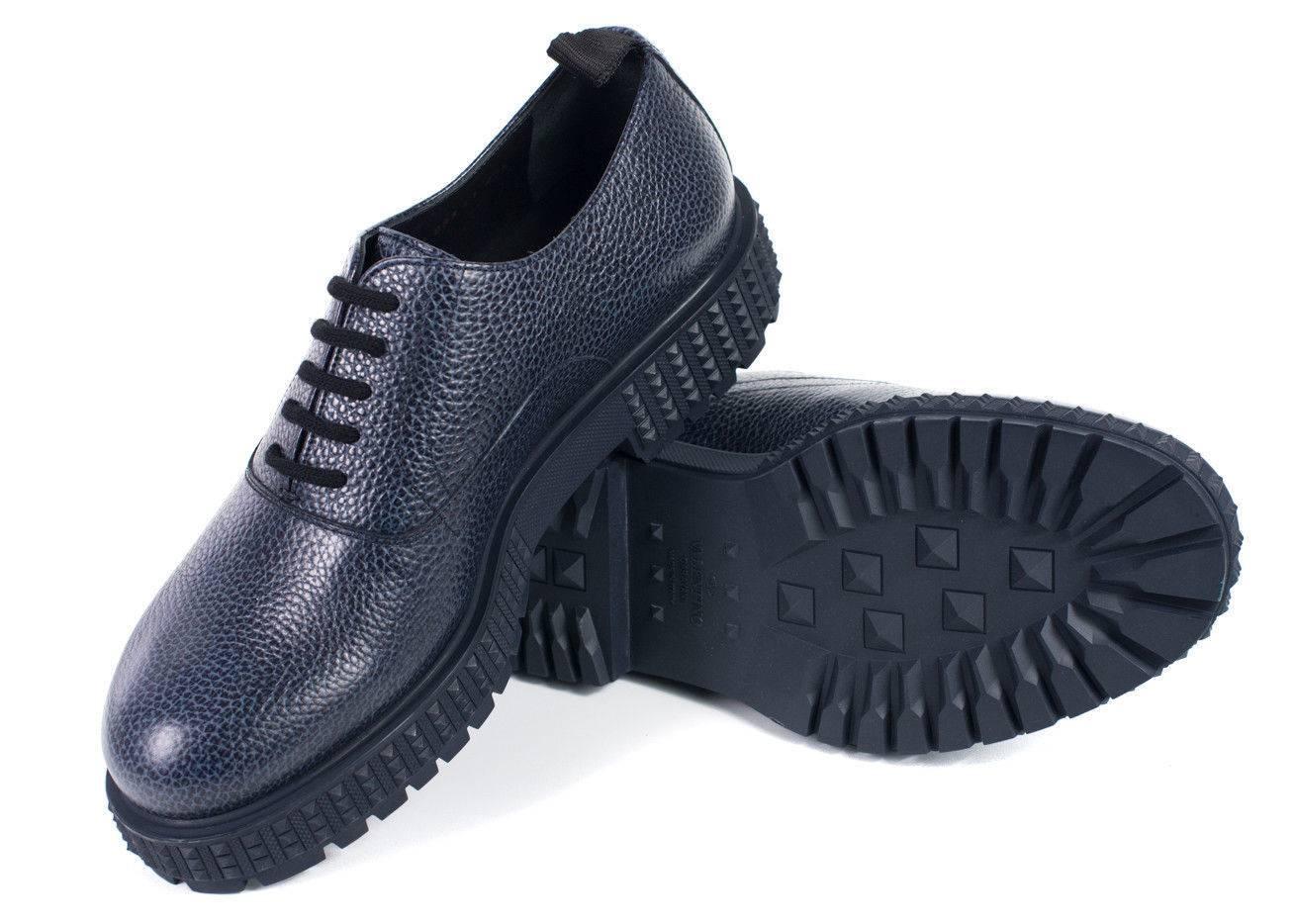 Valentino Men's Navy Leather Punky-Ch Derby Shoe In New Condition For Sale In Brooklyn, NY