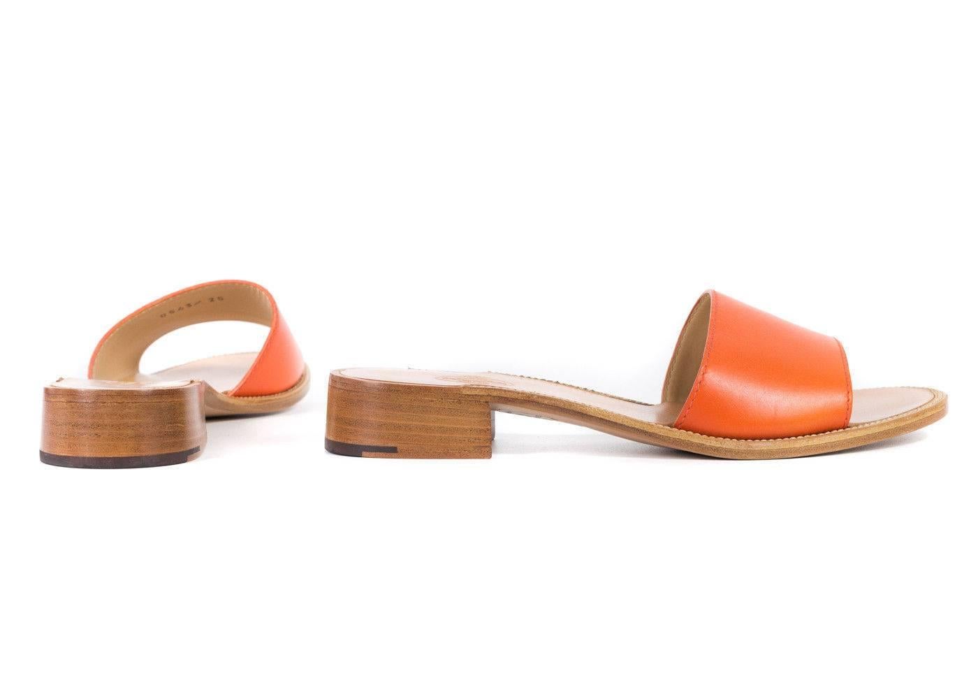 Church's innovative take on a pair of mules silhouette in a bright tangerine orange tone for this fall season. To up your fashion trend game, simply pair these gorgeous attractive mules with some fringed jeans or skinny jeans and a white blouse or