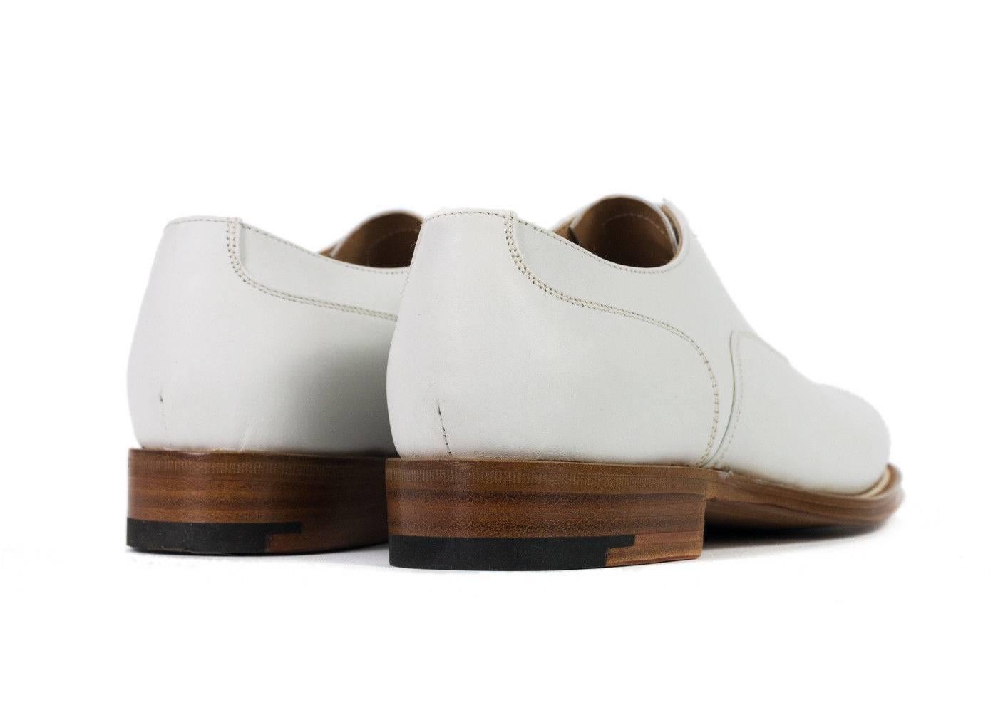 Churchs Bella Oxfords in a gorgeous clean white leather. These derby shoes are perfect for professional occasions or worn as a trendy casual look. Pair it with a pair of culottes or black jeans with a striped button down or feminine blouse for a