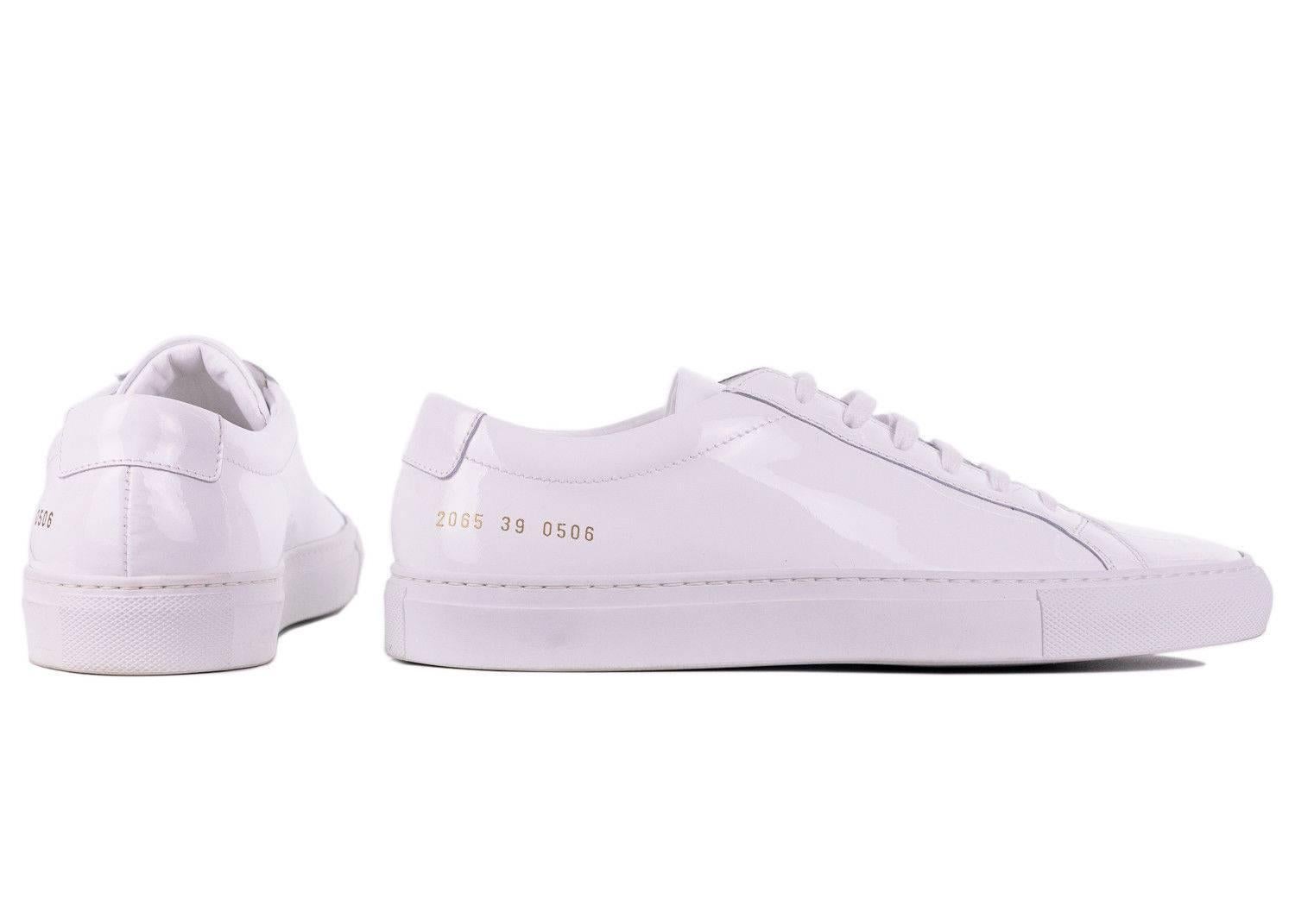 Common Projects Women's White Original Achilles Low Top Sneakers In New Condition For Sale In Brooklyn, NY