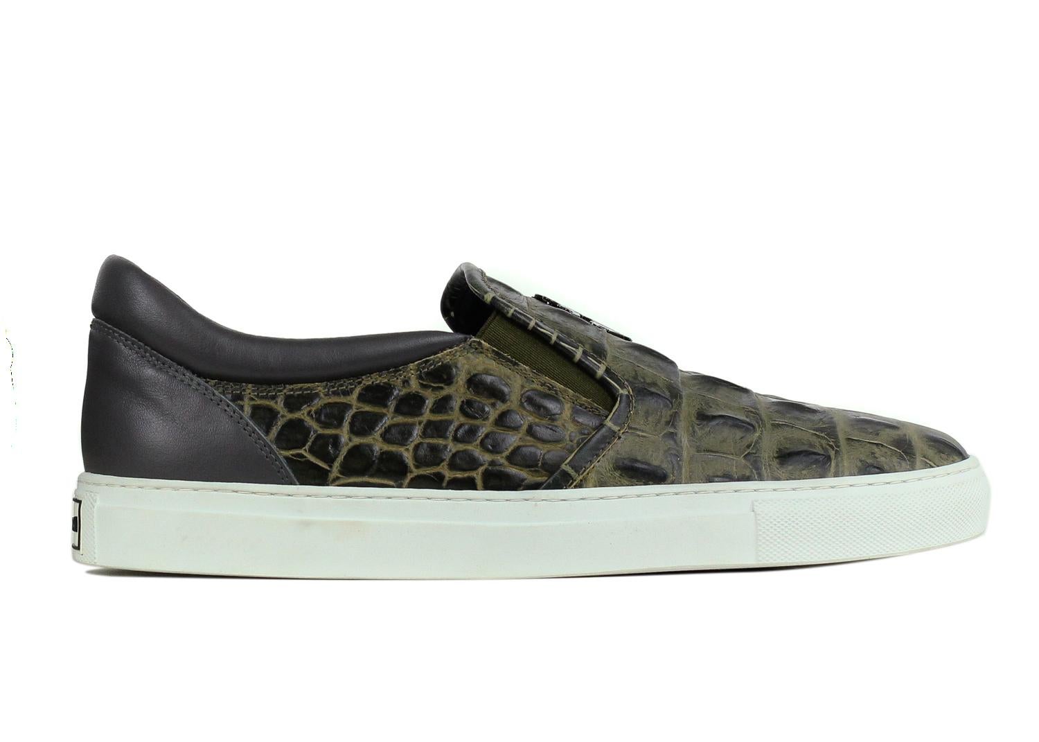 Roberto Cavalli Olive Green Croc Embossed Leather Slip Ons In New Condition For Sale In Brooklyn, NY