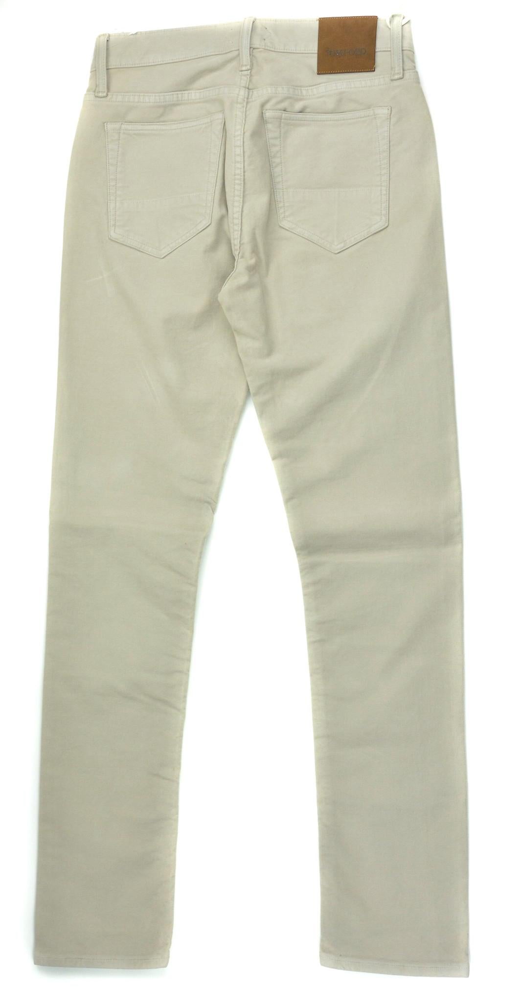 Bask in the appreciation for aesthetics in your light grey Tom Ford Jeans. These pants feature a cool light grey color, smooth cotton texture, and updated slim fit. You can pair these trousers with a slim fit t shirt or classic white button down for