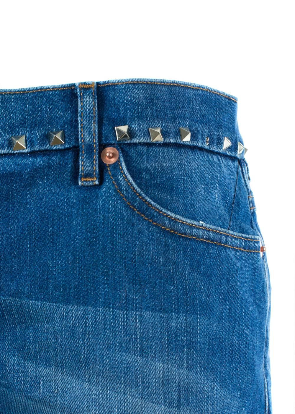 Brand New Valentino Jeans
Original Tags & Hanger Included
Retails in Stores & Online for $1295
Size US 27 Fits True to Size
Defect: Missing Stud on Waist Line  (Please View Photos)

Classic Denim jean silhouette from fashion house Valentino with