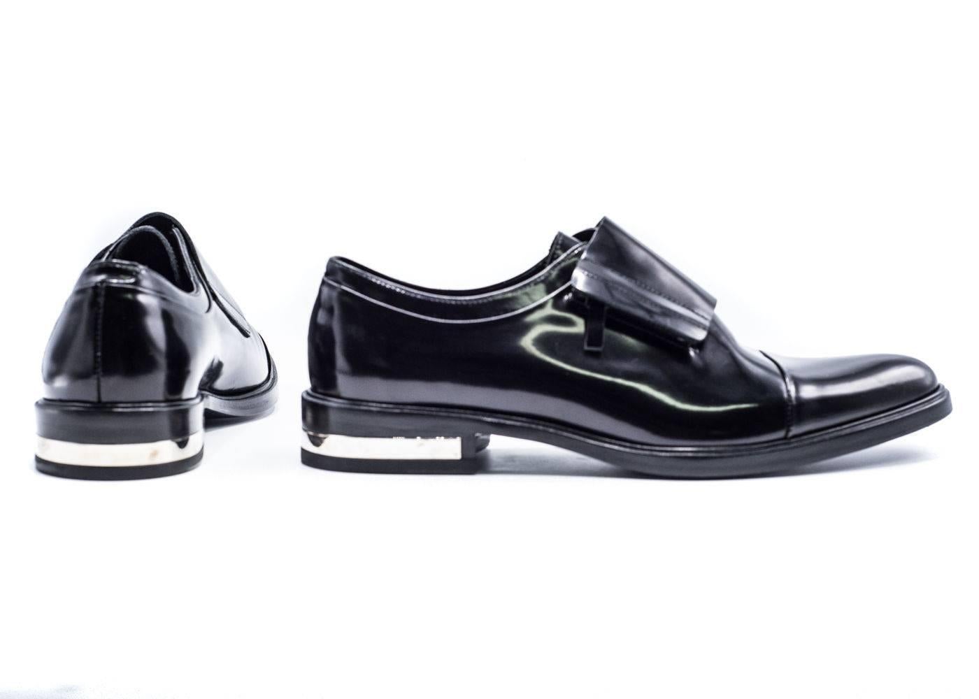 Givenchy Mens Richelieu Metal Heel Black Leather Oxfords In New Condition For Sale In Brooklyn, NY