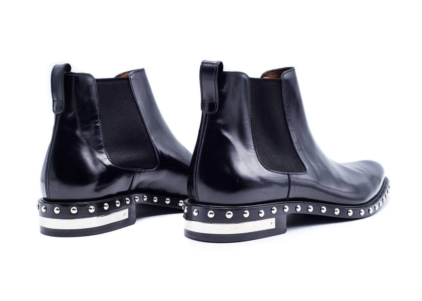 Givenchy Men's Black Patent Studded Ankle Boots In New Condition For Sale In Brooklyn, NY