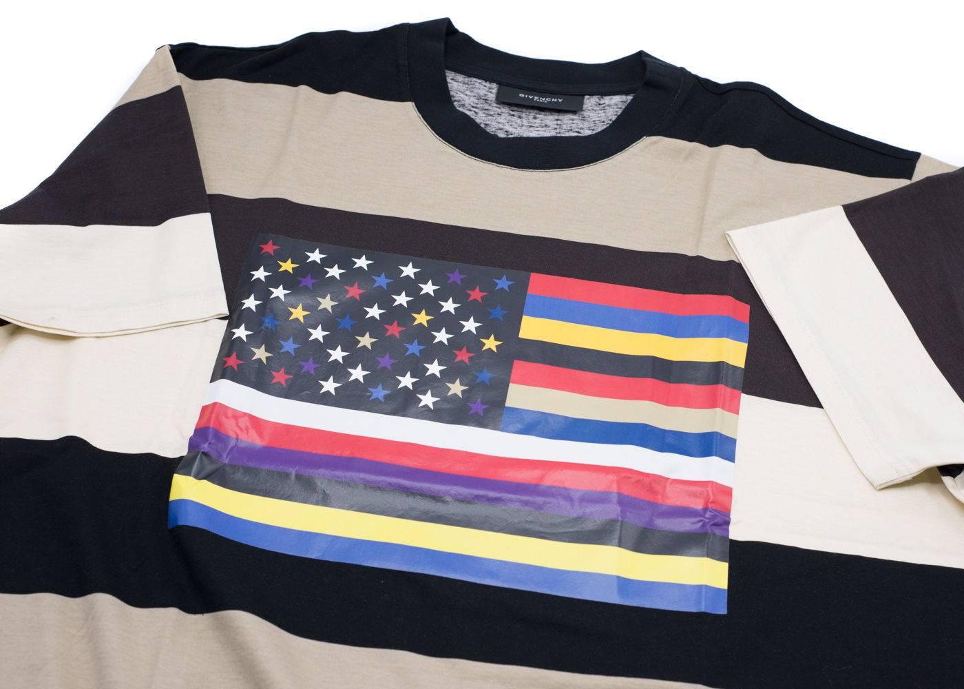 Brand New Givenchy Men's Graphic T-Shirt
New in Bag with Original Tags
Retails in Stores & Online for $995
Men's Size Medium Fits True to Size

Givenchy's graphic T-Shirt detailed with a multi-color American flag on the front of the shirt. Perfect
