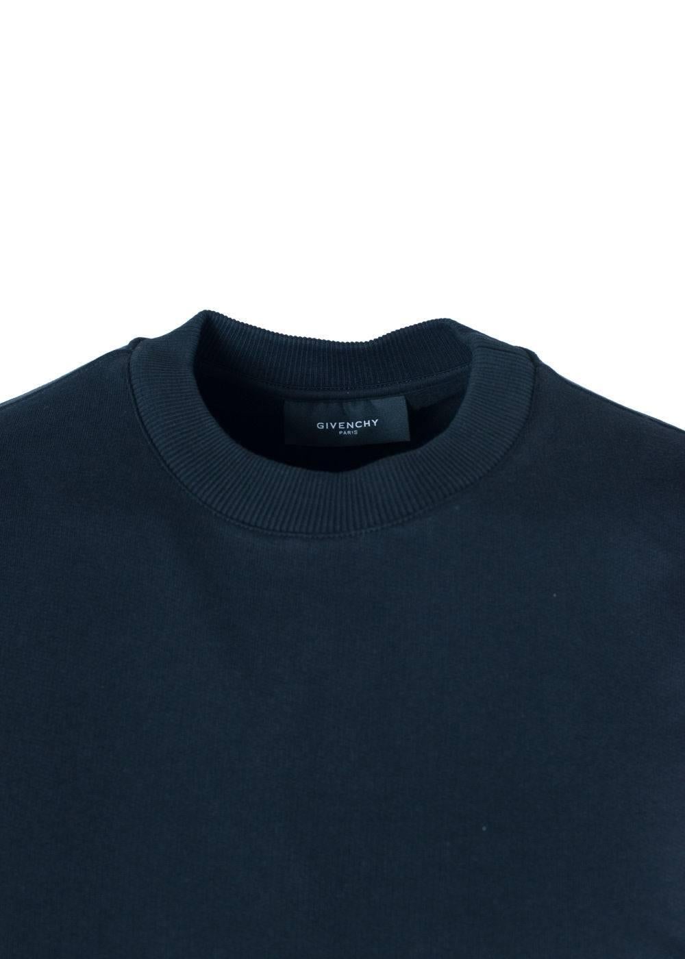 Brand New Givenchy Men's Sweatshirt
Original Tag
Retails in Stores & Online for $695
Men's Size XS Fits True to Size

Givenchy's simplistic and minimalistic sweatshirt in a solid black tone with a rectangular graphic print on the back of top. Made