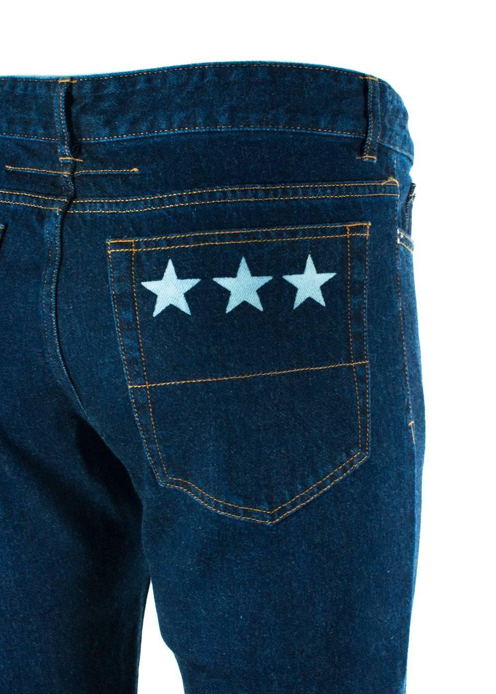 Givenchy Men's Medium Blue W/ Star Accent Denim Jeans  In New Condition For Sale In Brooklyn, NY