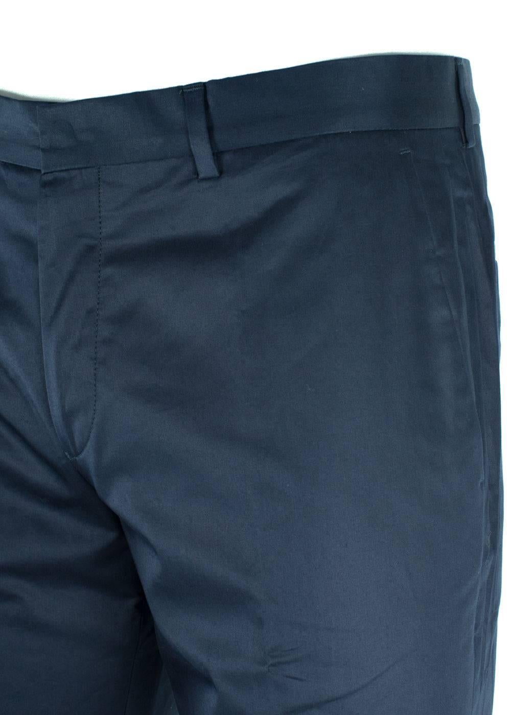 Brand New Givenchy Men's Trousers
Original Tag
Retails in Stores & Online for $390
Men's Size E50 / US34 Fits True to Size

Givenchy's take on a classic pair of navy trousers for those professional settings and important events. Made with 100%