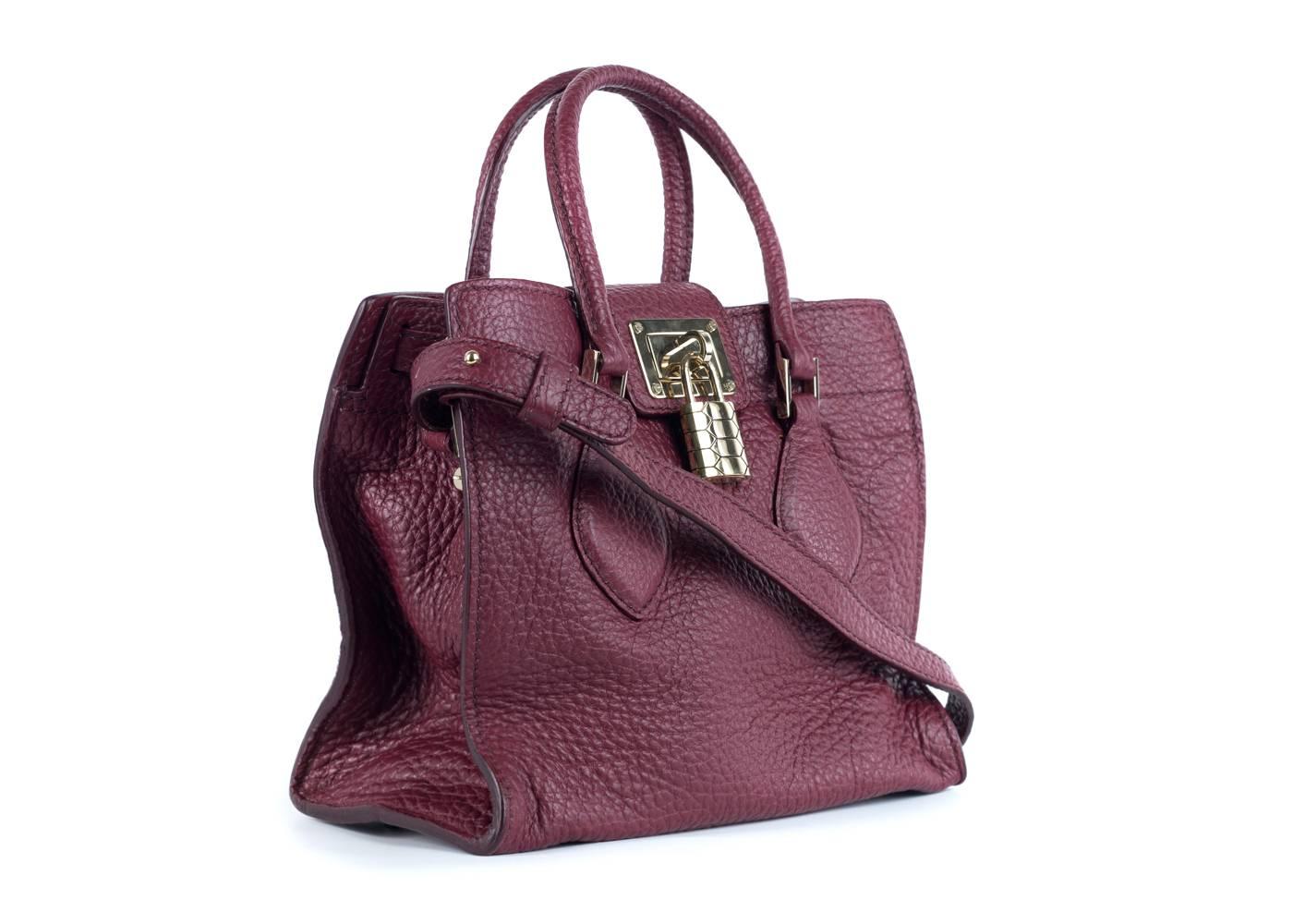 Brand New Roberto Cavalli Satchel
Original Tag & Dust Bag Included
Retails in Stores & Online for $1630
Dimensions: 10.2