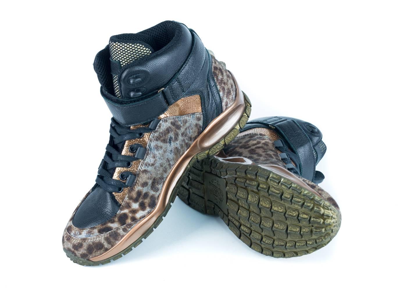 Roberto Cavalli Womens Leopard-Print High-Top Sneakers In New Condition For Sale In Brooklyn, NY